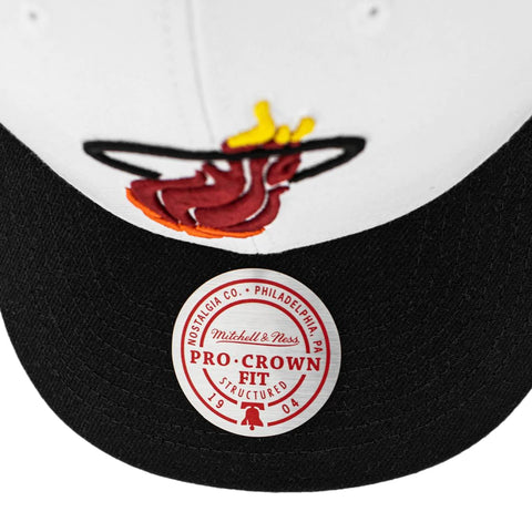 GORRA MITCHELL & NESS MIAMI HEAT TEAM 2 TONE 2.0 PRO HWC