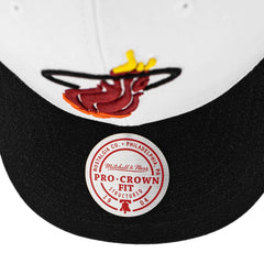 GORRA MITCHELL & NESS MIAMI HEAT TEAM 2 TONE 2.0 PRO HWC