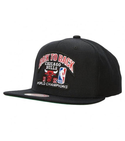 GORRA MITCHELL & NESS CHICAGO BULLS BACK TO BACK