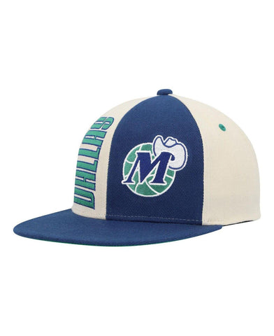 GORRA MITCHEL & NESS DALLAS MAVERICKS CREAM HARDWOOD CLASSIC